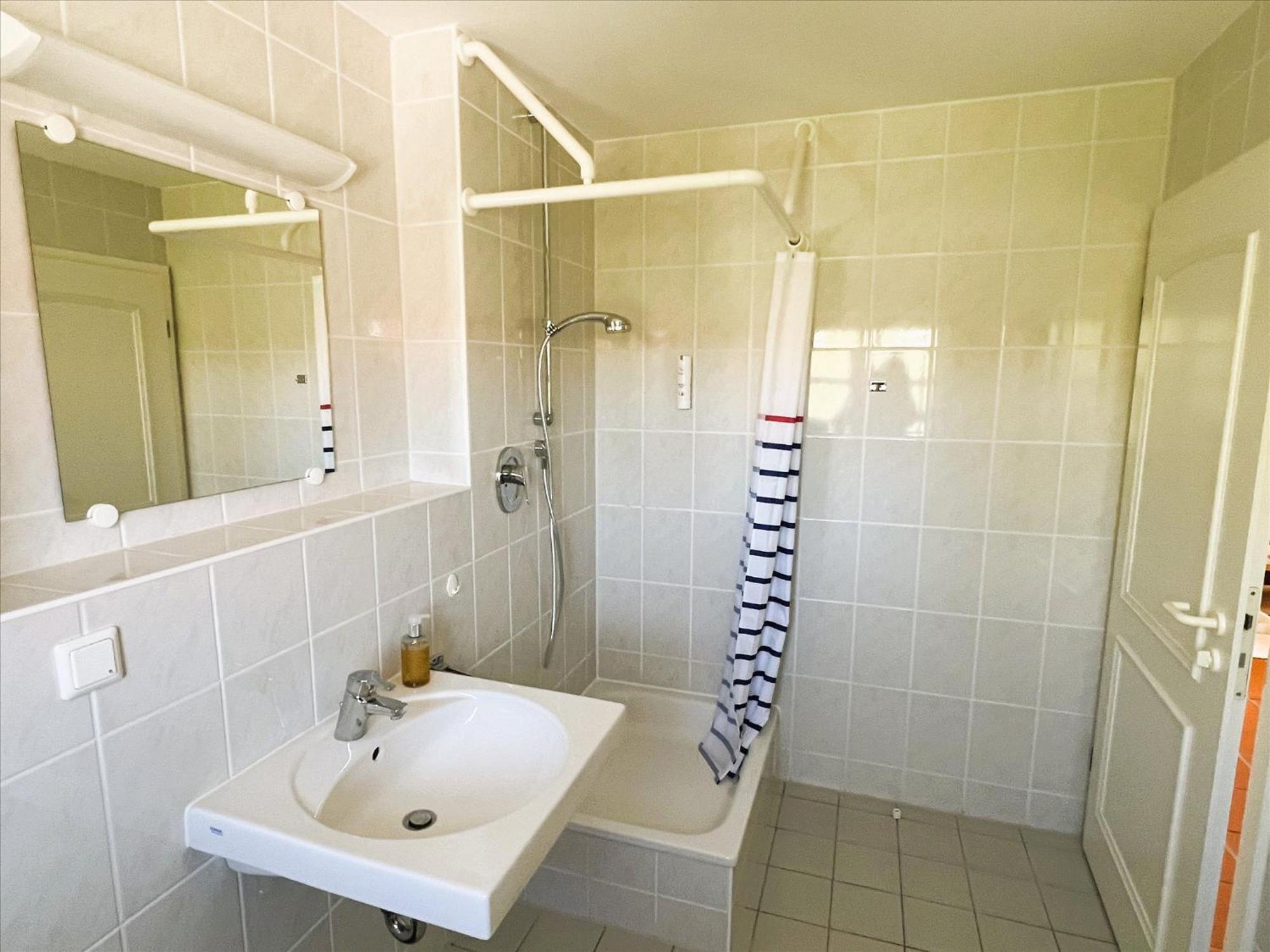 Feriendorf Rugana - Klassik Appartement Mit 1 Schlafzimmer D44 Dranske Buitenkant foto